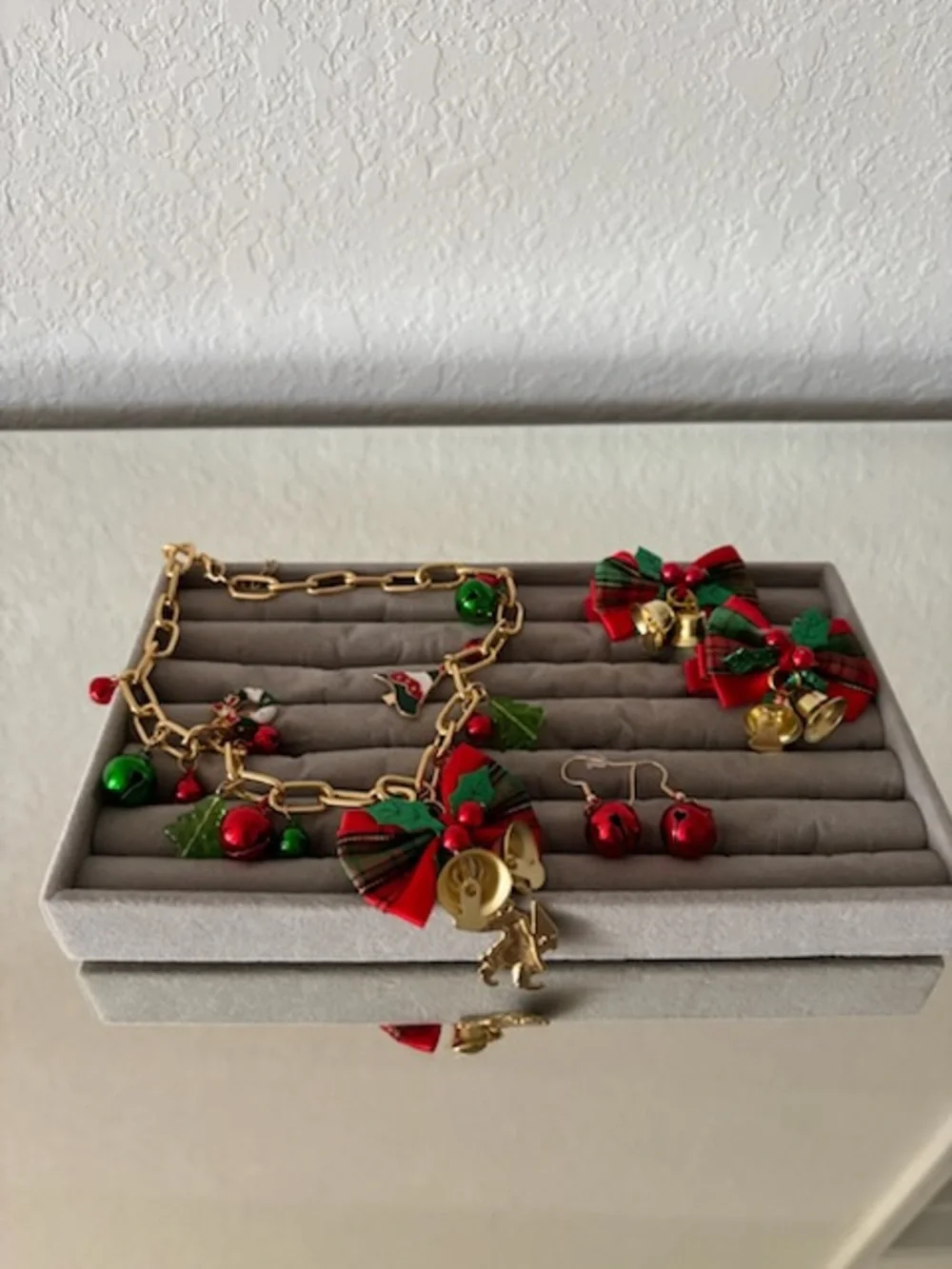 N/A celebrate holidays